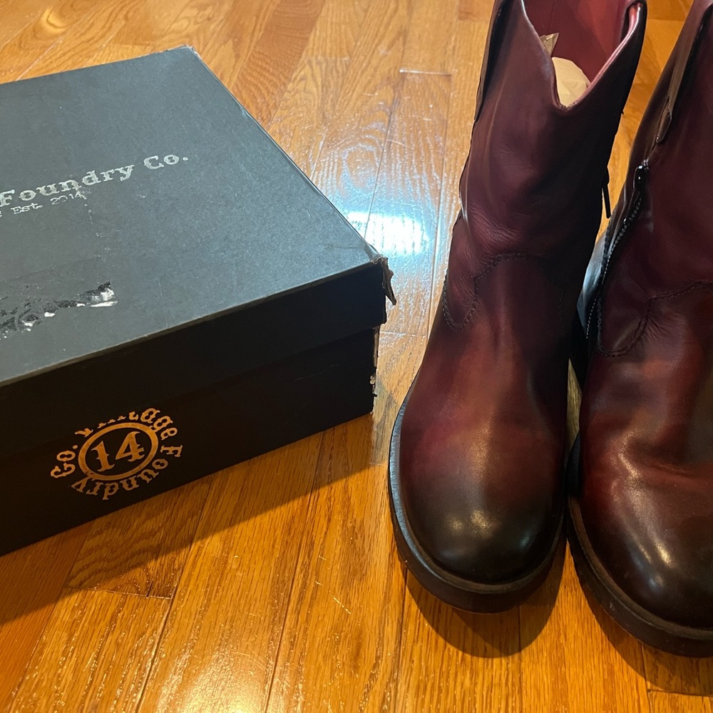 The Vintage Foundry Co. Woman’s Burgundy Boots Size 8